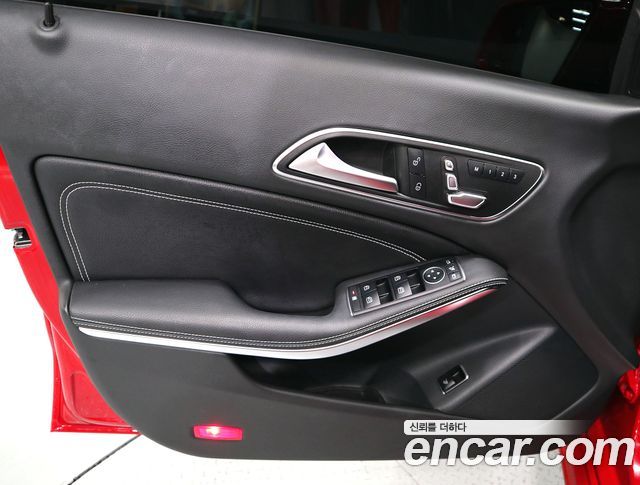 Mercedes-Benz CLA-Class CLA250 4MATIC