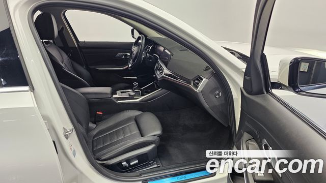 BMW 3-Series 320d Luxury