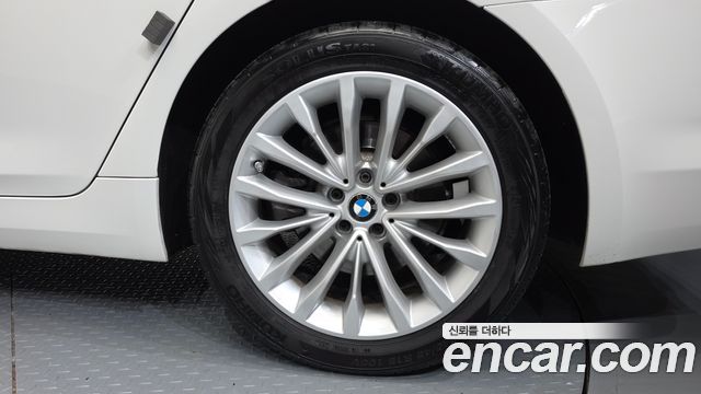 BMW 5-Series 520d Luxury Plus