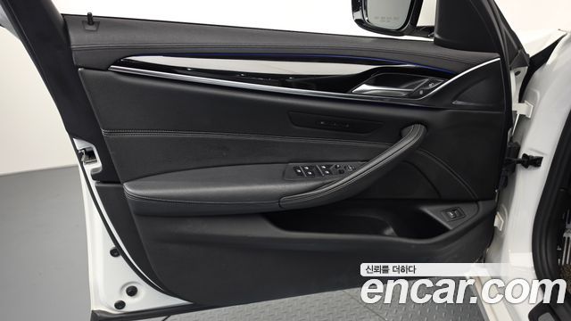 BMW 5-Series 520d Luxury Plus