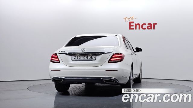 Mercedes-Benz E-Class E300 Exclusive