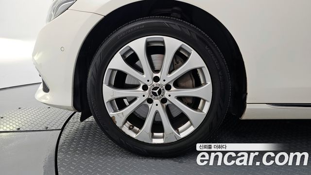 Mercedes-Benz E-Class E300 Exclusive