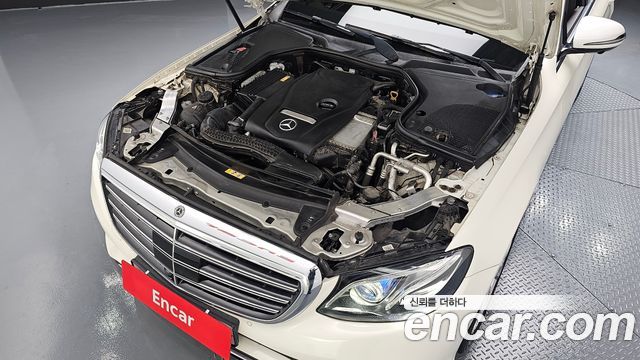 Mercedes-Benz E-Class E300 Exclusive