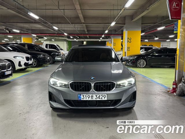 BMW 3-Series 320i