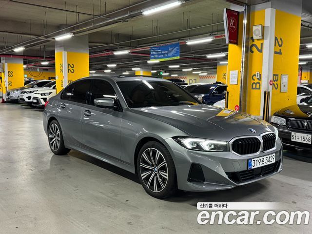 BMW 3-Series 320i