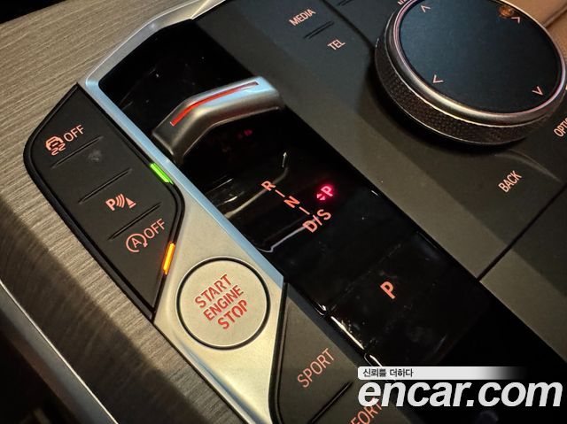 BMW 3-Series 320i