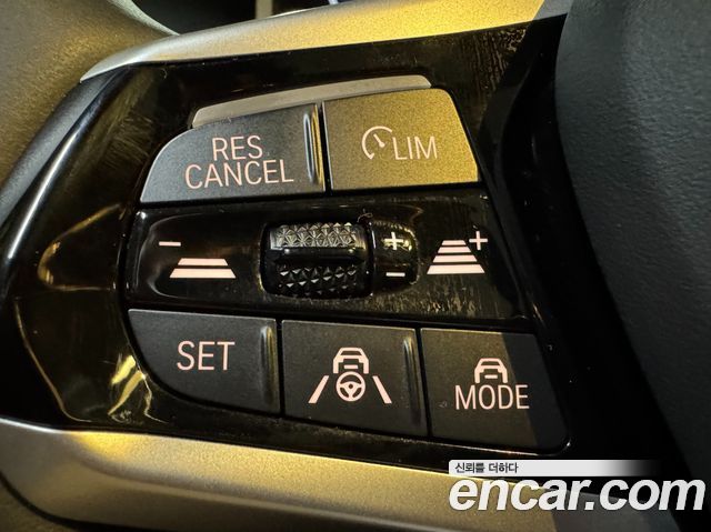 BMW 3-Series 320i