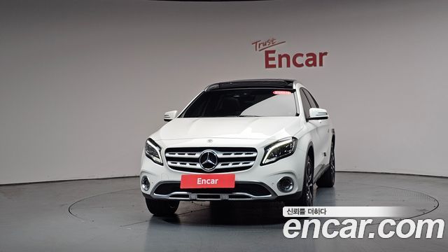 Mercedes-Benz GLA-Class GLA250 4MATIC