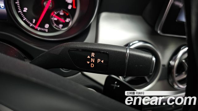 Mercedes-Benz GLA-Class GLA250 4MATIC