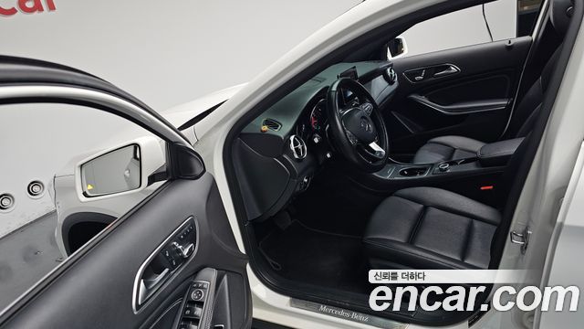 Mercedes-Benz GLA-Class GLA250 4MATIC