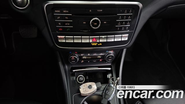 Mercedes-Benz GLA-Class GLA250 4MATIC