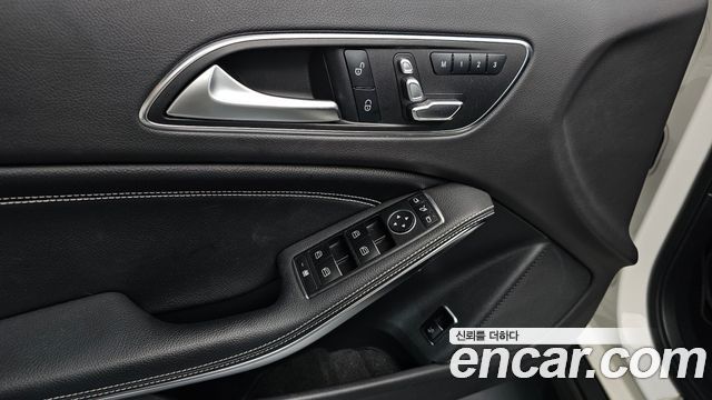 Mercedes-Benz GLA-Class GLA250 4MATIC