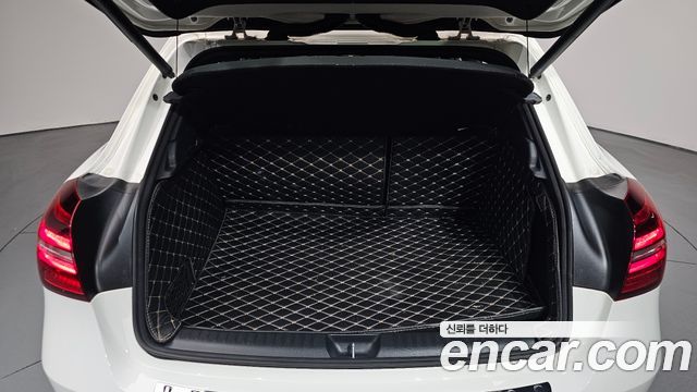 Mercedes-Benz GLA-Class GLA250 4MATIC