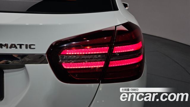 Mercedes-Benz GLA-Class GLA250 4MATIC