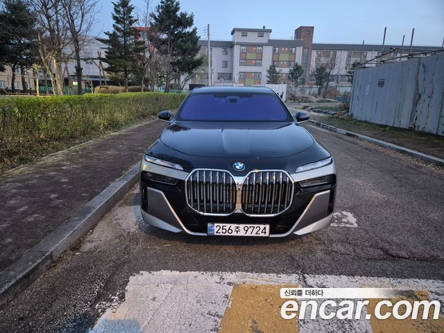 BMW 7-Series 740i xDrive M Sport