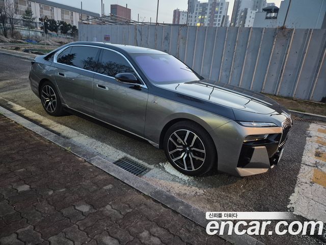BMW 7-Series 740i xDrive M Sport