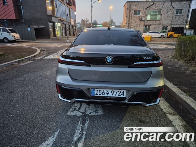 BMW 7-Series 740i xDrive M Sport