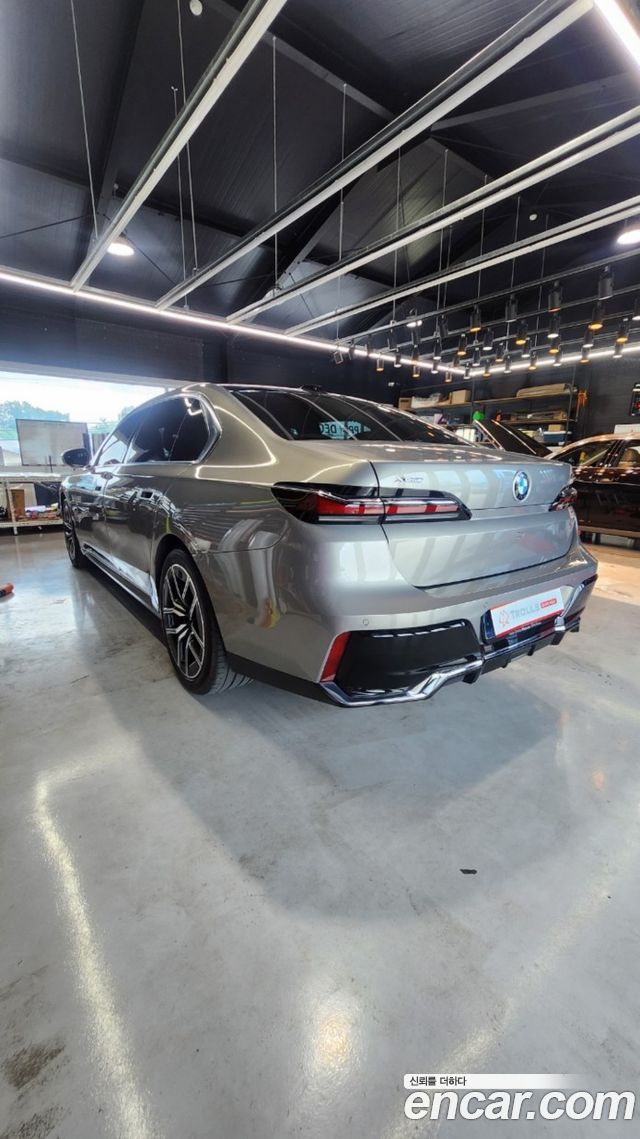 BMW 7-Series 740i xDrive M Sport