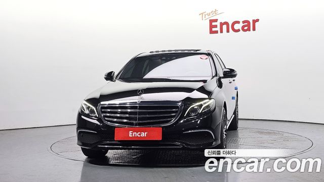 Mercedes-Benz E-Class E300 4MATIC Exclusive