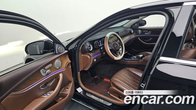 Mercedes-Benz E-Class E300 4MATIC Exclusive