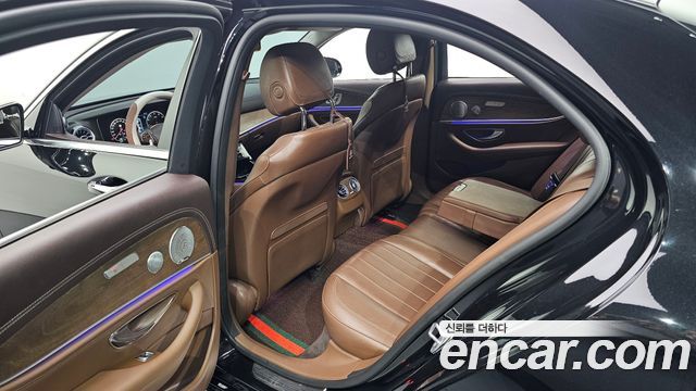 Mercedes-Benz E-Class E300 4MATIC Exclusive