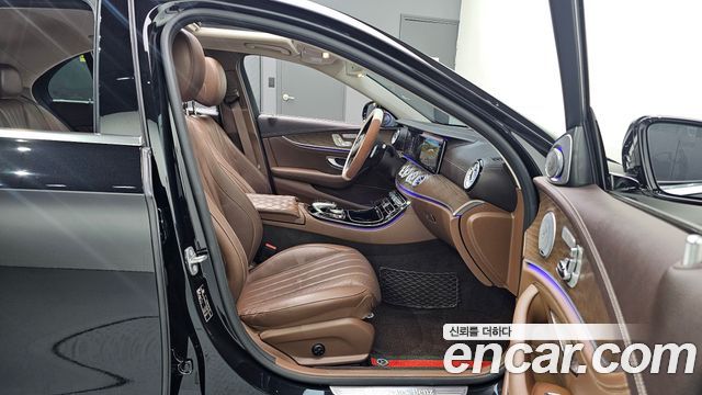 Mercedes-Benz E-Class E300 4MATIC Exclusive