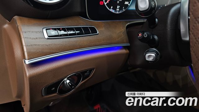 Mercedes-Benz E-Class E300 4MATIC Exclusive