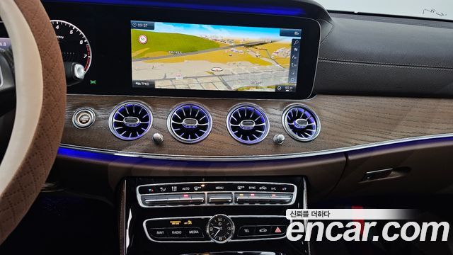 Mercedes-Benz E-Class E300 4MATIC Exclusive