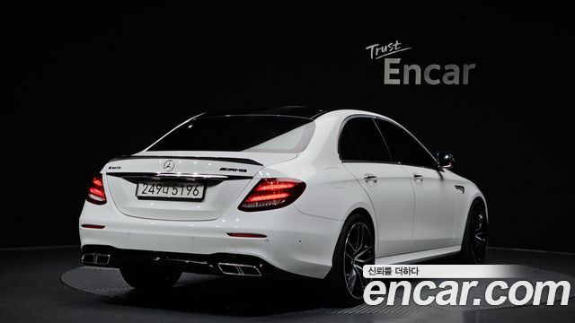 Mercedes-Benz E-Class E300 4MATIC AMG Line
