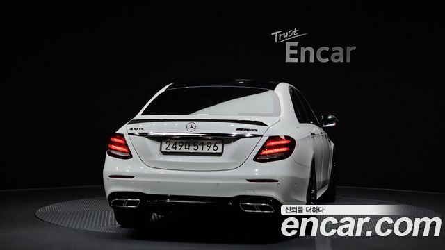 Mercedes-Benz E-Class E300 4MATIC AMG Line