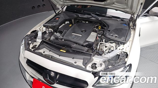 Mercedes-Benz E-Class E300 4MATIC AMG Line