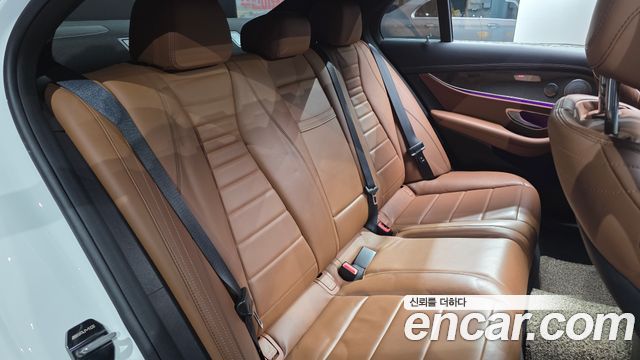 Mercedes-Benz E-Class E300 4MATIC AMG Line