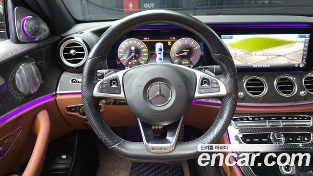 Mercedes-Benz E-Class E300 4MATIC AMG Line