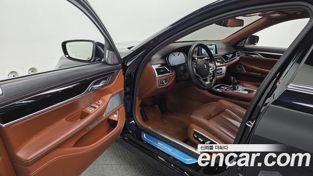 BMW 7-Series 750Li xDrive Vision 100 Edition
