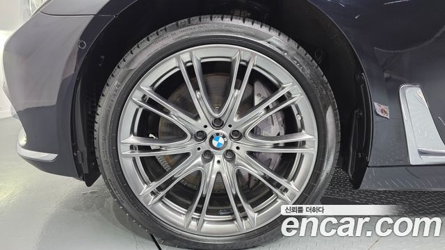 BMW 7-Series 750Li xDrive Vision 100 Edition