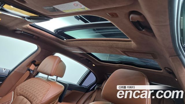 BMW 7-Series 750Li xDrive Vision 100 Edition