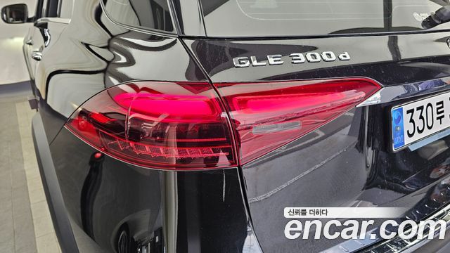 Mercedes-Benz GLE-Class GLE300d 4MATIC