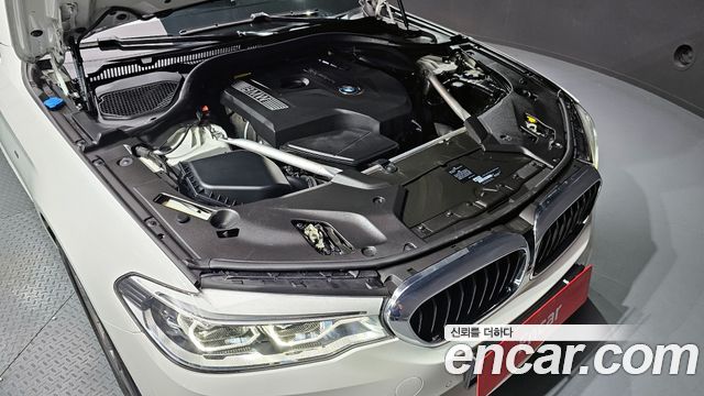 BMW 5-Series 530i xDrive M Sport Package Plus