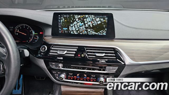 BMW 5-Series 530i xDrive M Sport Package Plus