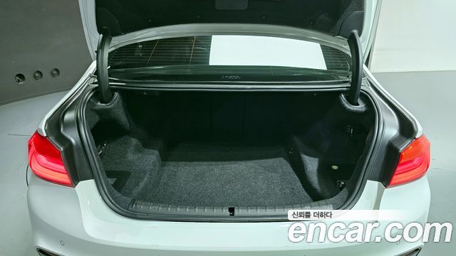 BMW 5-Series 530i xDrive M Sport Package Plus