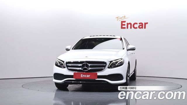 Mercedes-Benz E-Class E300 4MATIC Avnatgarde