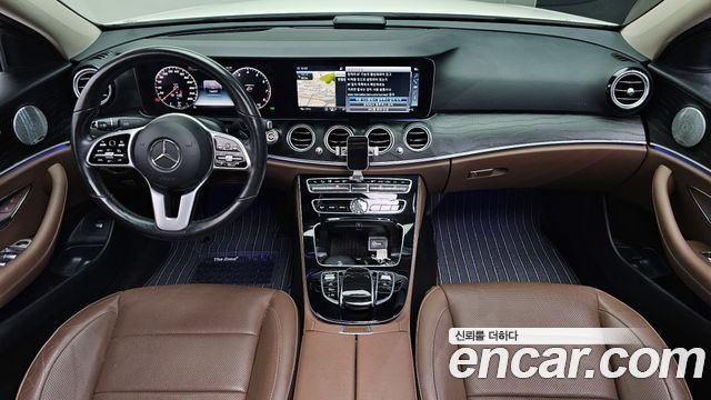 Mercedes-Benz E-Class E300 4MATIC Avnatgarde