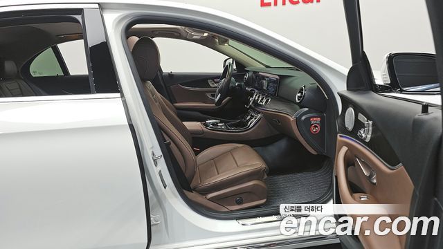 Mercedes-Benz E-Class E300 4MATIC Avnatgarde