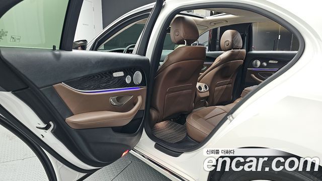 Mercedes-Benz E-Class E300 4MATIC Avnatgarde