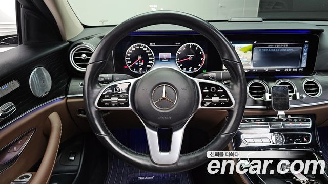 Mercedes-Benz E-Class E300 4MATIC Avnatgarde