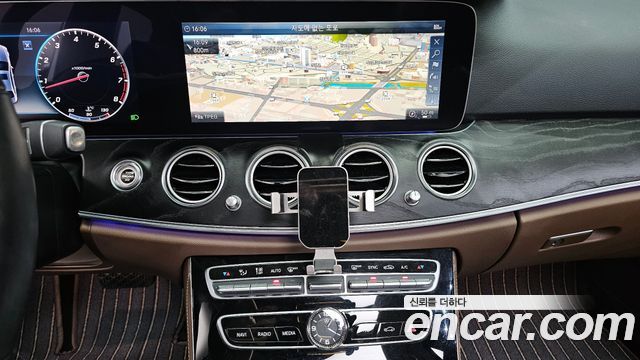 Mercedes-Benz E-Class E300 4MATIC Avnatgarde