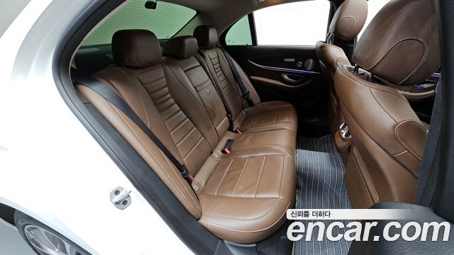 Mercedes-Benz E-Class E300 4MATIC Avnatgarde