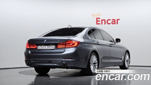 BMW 5-Series 530i xDrive Luxury Plus