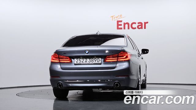 BMW 5-Series 530i xDrive Luxury Plus