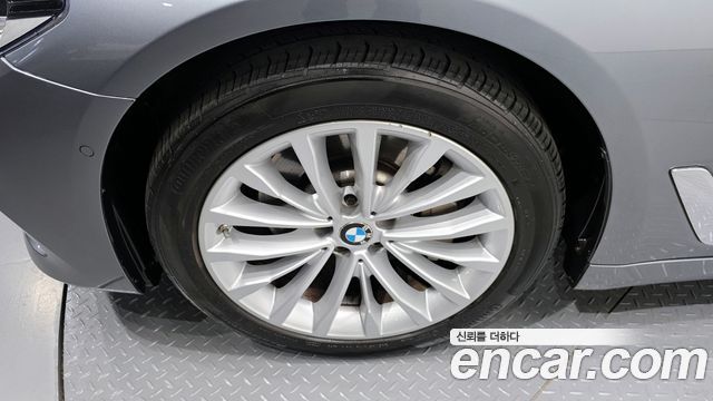 BMW 5-Series 530i xDrive Luxury Plus